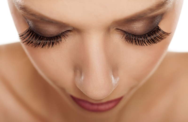 Best Eyelash Extension Technician – How to Choose, Qualities to Look For & Expert Tips