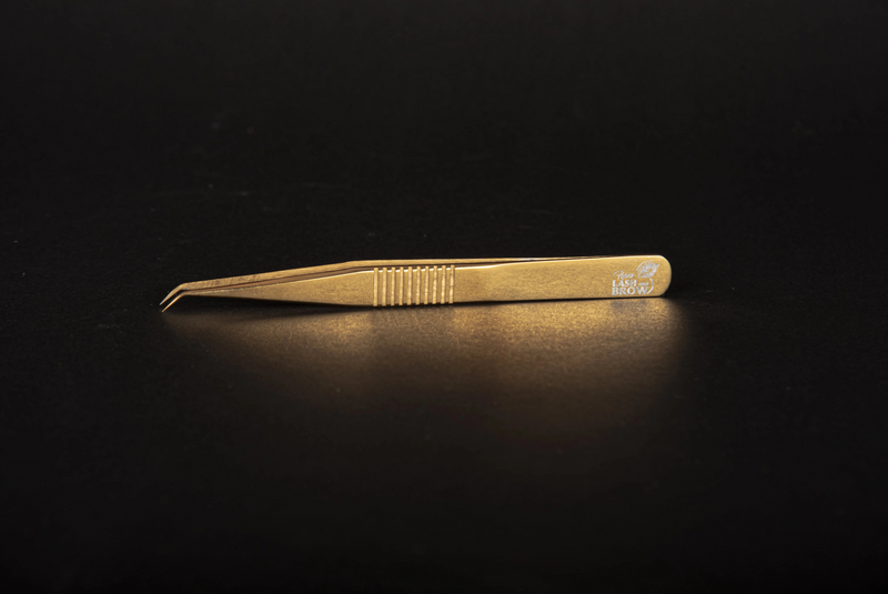 4 Benefits of Using the Multi-purpose Violet Eyelash Extension Tweezers