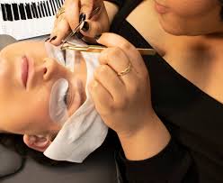 Eyelash Extension Maintenance Tips for Long-Lasting, Flawless Lashes