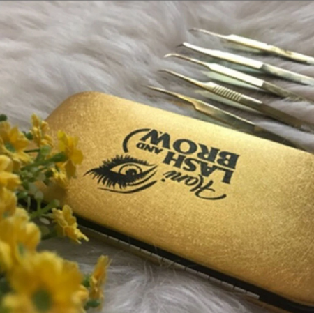 Daisy eyelash removal tweezers – An indispensable tool for eyelash beauty procedures