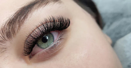 What Makes a Great Eyelash Extension Salon? 5 Must-Have Qualities