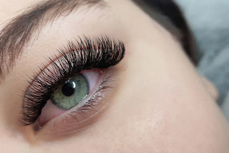 What Makes a Great Eyelash Extension Salon? 5 Must-Have Qualities